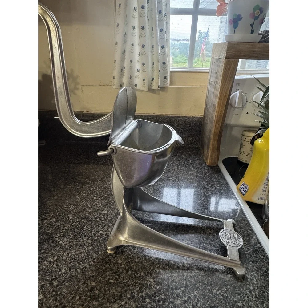 Wear-Ever JUICER aluminum 1930s Juice Press Patent 86217 Vintage